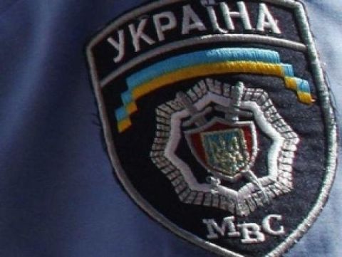 Щоб закарпатці могли вчасно звернутися до правоохоронців, міліціонери роздаватимуть громадянам візитки Щоб закарпатці могли вчасно звернутися до правоохоронців, міліціонери роздаватимуть громадянам візитки