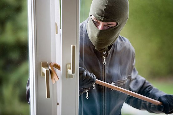 Два підлітки віком 13 та 14 років пограбували мукачівця Два підлітки віком 13 та 14 років пограбували мукачівця