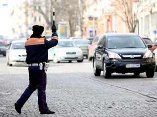 ДАІшники ганялися за ужгородцем по всьому місту (ВІДЕО) ДАІшники ганялися за ужгородцем по всьому місту (ВІДЕО)