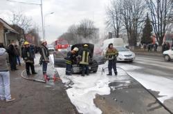 В Ужгороді під час руху загорівся "Пежо" В Ужгороді під час руху загорівся "Пежо"
