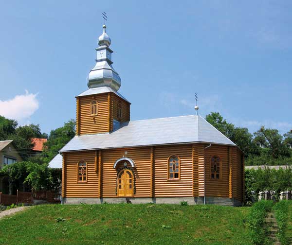 У Ракошині будують дерев’яну церкву без жодного цвяха (ВІДЕО)