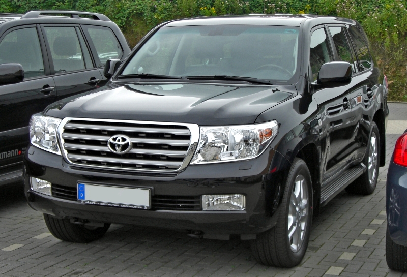 У Мукачеві на ринку "ГІД" пограбували автомобіль Toyota Land Cruiser на 80 тисяч гривень У Мукачеві на ринку "ГІД" пограбували автомобіль Toyota Land Cruiser на 80 тисяч гривень