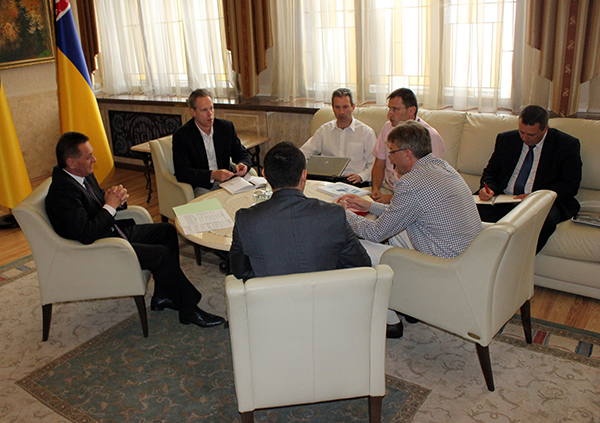 Губернатор Ледида з керівниками ТзОВ «Флекстронікс» обговорив подальші перспективи розвитку бізнесу