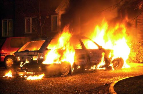 Чорний день для ужгородських автомобілістів: за одну ніч згоріло два авто