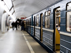 У Києві жінка впала під потяг У Києві жінка впала під потяг