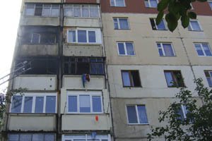 У Мукачеві по вулиці Росвигівській горіла дев’ятиповерхівка У Мукачеві по вулиці Росвигівській горіла дев’ятиповерхівка