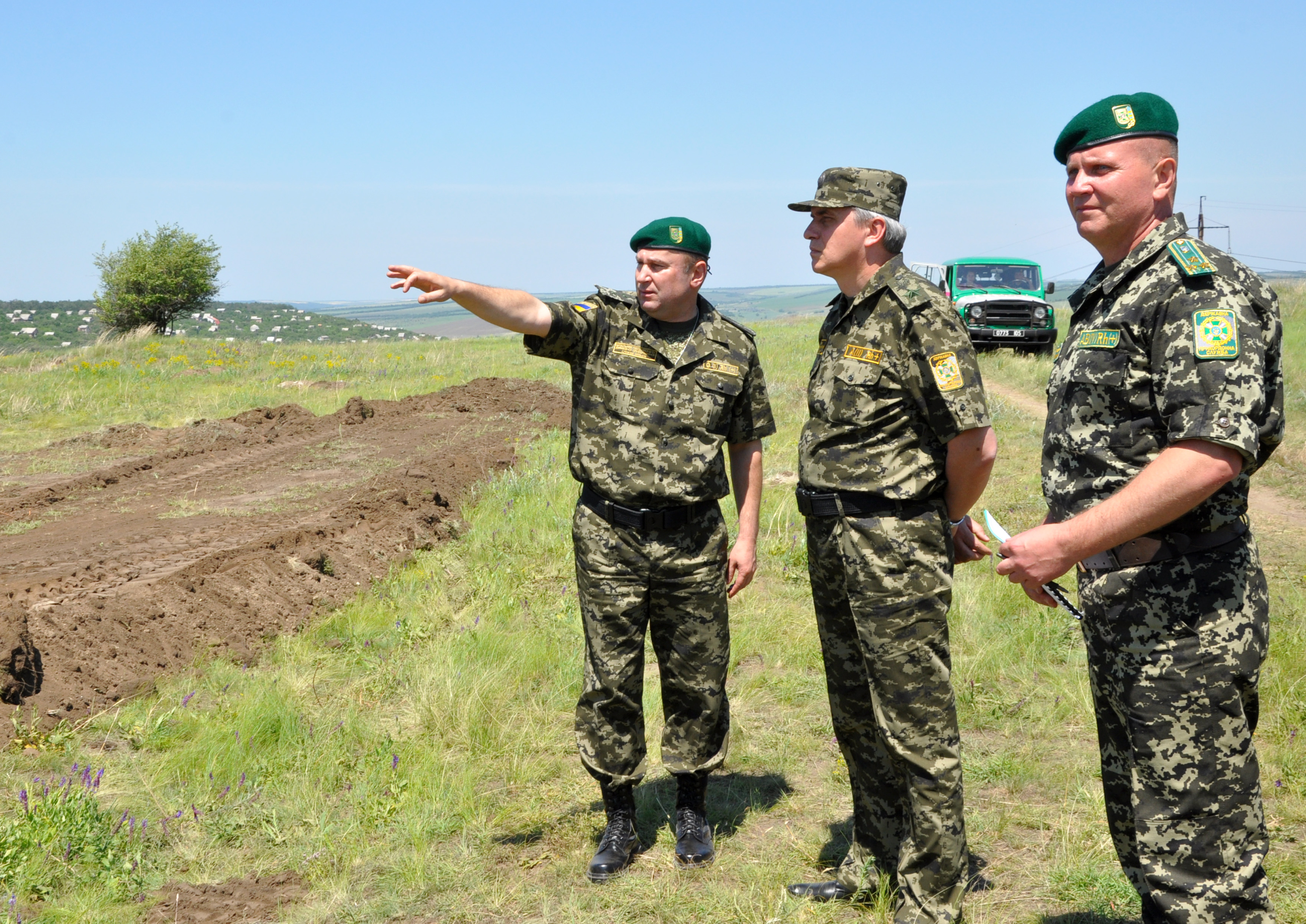 На ділянці Мукачівського загону, за 50 метрів до кордону знайшли понад 3 тис пачок сигарет На ділянці Мукачівського загону, за 50 метрів до кордону знайшли понад 3 тис пачок сигарет