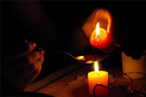 На Виноградівщині 20-річній дівчині та її сім’ї гадалка зняла порчу... та 20 тисяч гривень із рахунку На Виноградівщині 20-річній дівчині та її сім’ї гадалка зняла порчу... та 20 тисяч гривень із рахунку