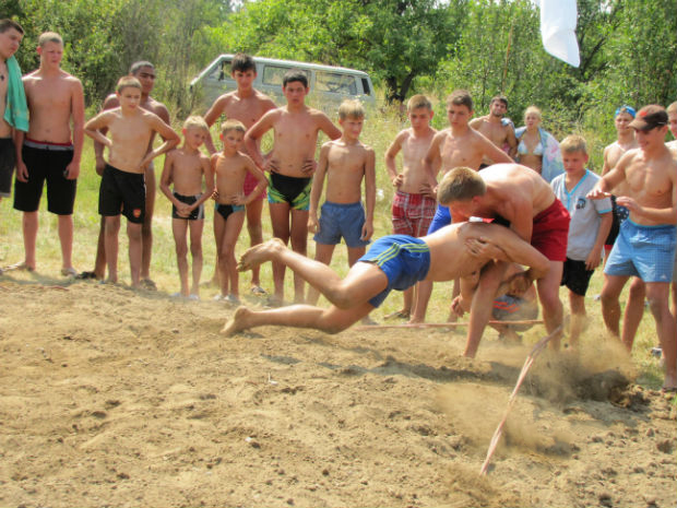 У Виноградові відбувся перший на Закарпатті турнір з пляжної боротьби