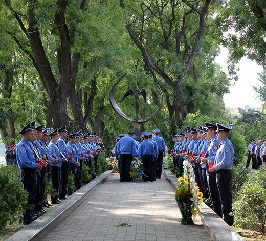 В Ужгороді вшанували пам’ять міліціонерів, які загинули під час виконання службових обов’язків (ФОТО)