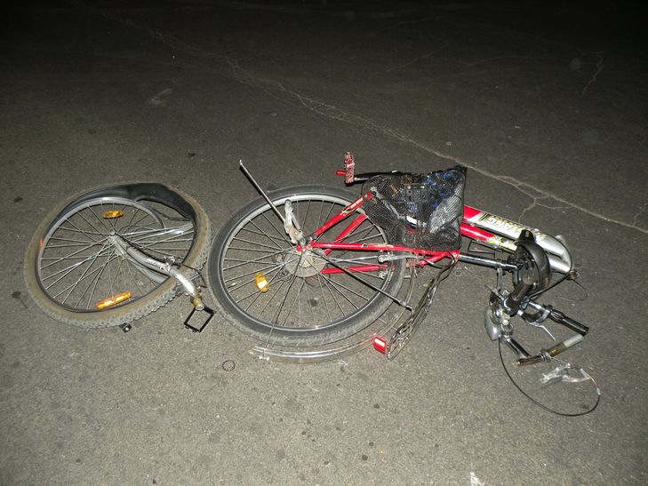 На Хустщині водій збив велосипедиста на смерть