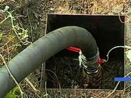 На Ужгородщині та Мукачівщині виявили врізки в трубу нафтопроводу
