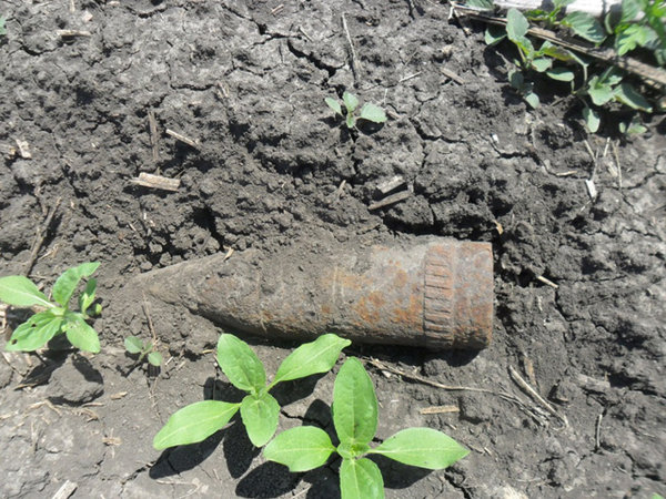 У Мукачеві на території колишньої військової частини знайшли артилерійський снаряд часів війни