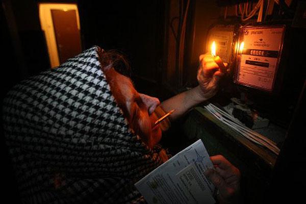 Мешканці одного із гуртожитків Ужгорода живуть вже тиждень без світла (ВІДЕО)