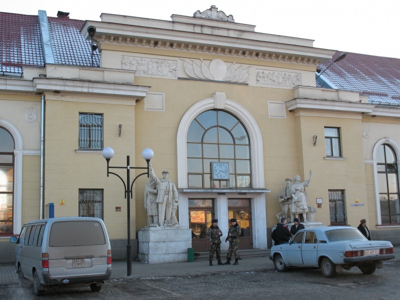 Четверо молодиків порушували громадський порядок на залізничній станції "Мукачево"