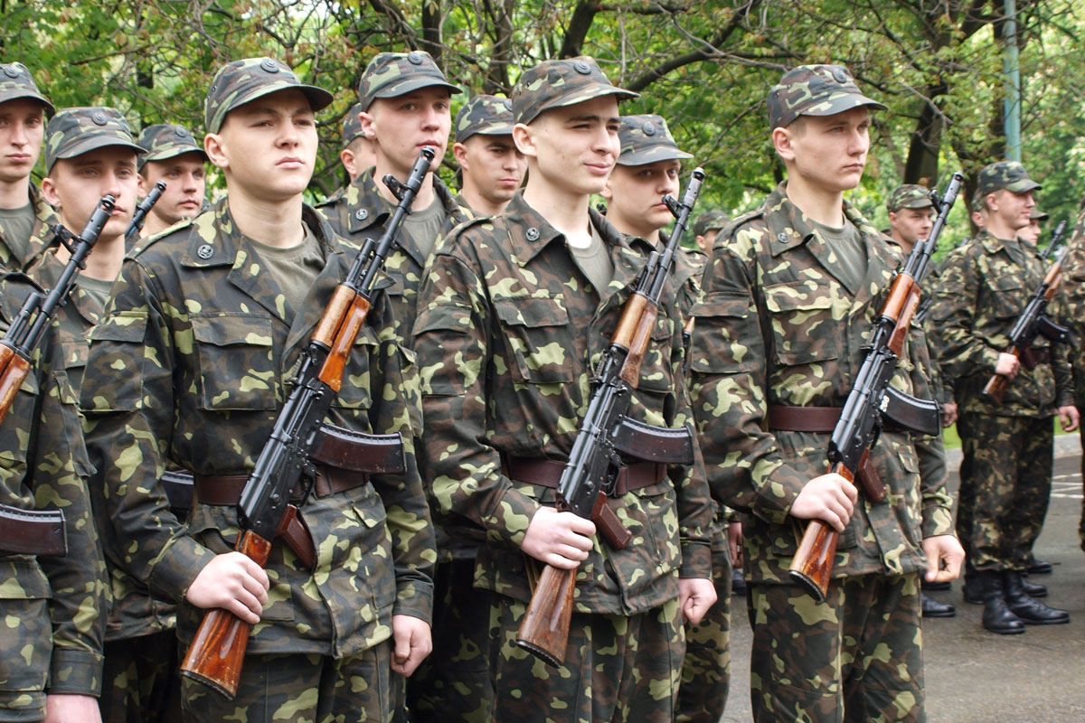 Цієї осені до армії підуть 330 закарпатських юнаків (ВІДЕО) Цієї осені до армії підуть 330 закарпатських юнаків (ВІДЕО)