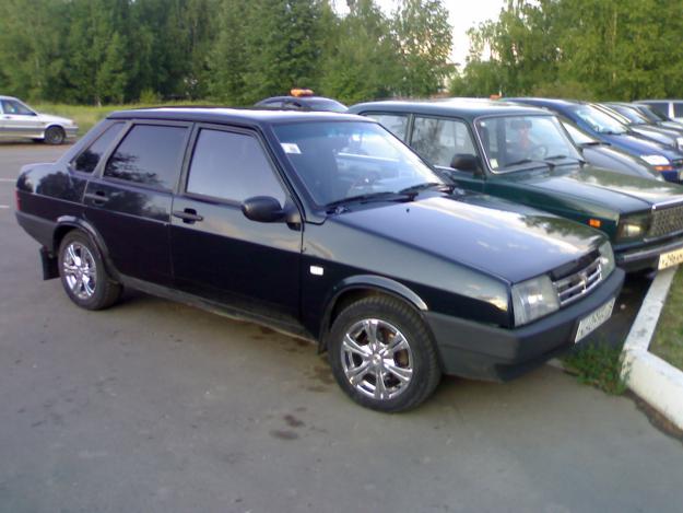 Правоохоронці розкрили схему продажів на території Закарпатської області крадених автомобілів