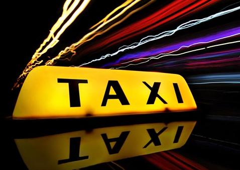 Смертельна ДТП в Ужгороді: загинув водій таксі