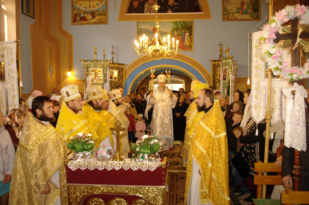 Владика Феодор відвідав храм на честь Собора Божої Матері в селі Костьова Пастіль