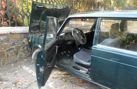 Причиною загорання легкового автомобіля в Ужгороді стало замикання електропроводки