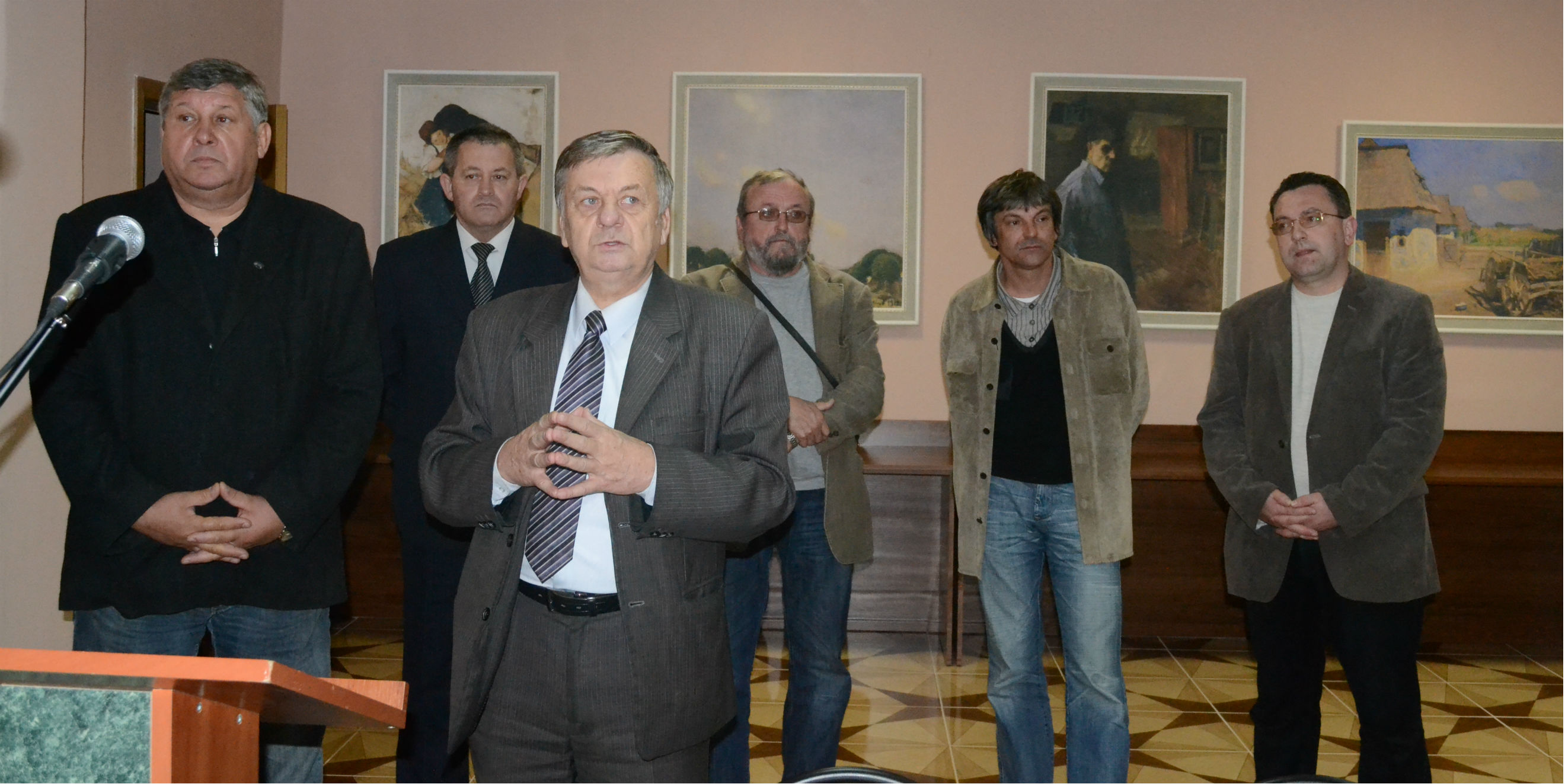 На Тячівщині відбулося відкриття виставки картин іменитих закарпатських та українських майстрів образотворчого мистецтва