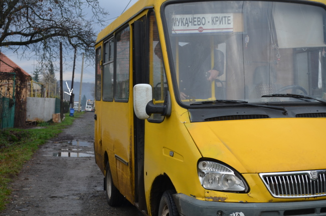 У Кольчині маршрутка збила 4 людей, водій запевняє, що у маршрутному таксі відмовили гальма (ФОТО)