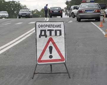 В Ужгороді, намагаючись перебігти дорогу із чотирма полосами руху, під колесами автобуса загинула жінка В Ужгороді, намагаючись перебігти дорогу із чотирма полосами руху, під колесами автобуса загинула жінка
