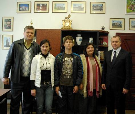 Учень однієї із шкіл Берегова став призером міжнародного конкурсу з угорської мови Учень однієї із шкіл Берегова став призером міжнародного конкурсу з угорської мови
