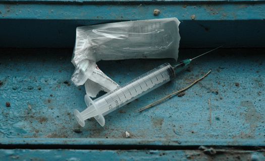 У Росвигові біля ресторану "Асторія" міліція затримала молодика із наркотичною речовиною в руці У Росвигові біля ресторану "Асторія" міліція затримала молодика із наркотичною речовиною в руці