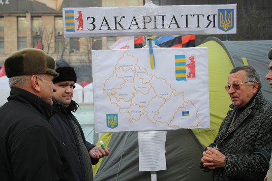 Колона з протестувальниками із Закарпаття щойно прибула до Києва