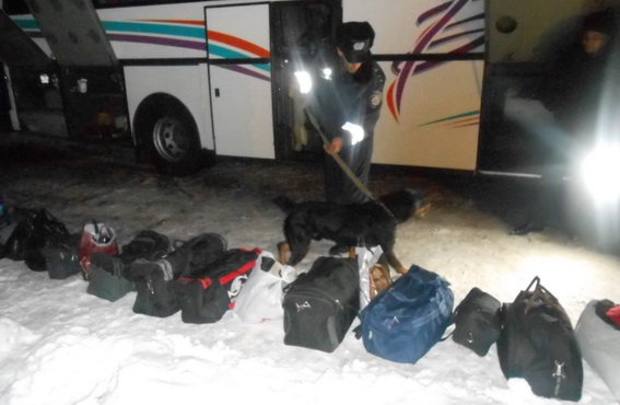 Вибухотехніки не знайшли вибухівки в автобусі, який прямував на євромайдан (ФОТО)