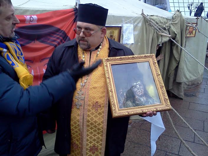 Закарпатський священик привіз на Євромайдан у Київ нерукотворний образ Божого Милосердя із Джублика (ФОТОФАКТ)