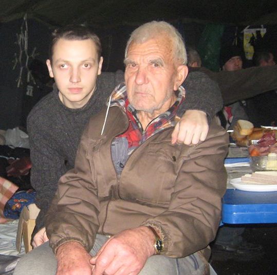Одними з найстарших учасників мирного протесту на Євромайдані в Києві є закарпатці (ФОТОФАКТ) Одними з найстарших учасників мирного протесту на Євромайдані в Києві є закарпатці (ФОТОФАКТ)