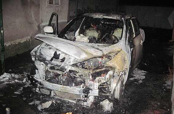 У Мукачеві спалили автомобіль місцевій мешканці (ФОТОФАКТ) У Мукачеві спалили автомобіль місцевій мешканці (ФОТОФАКТ)