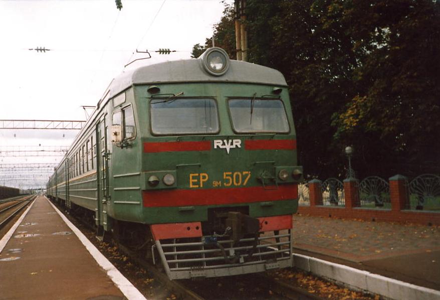 "Укрзалізниця" призначила 6 додаткових потягів з Ужгорода на свята (ВІДЕО)