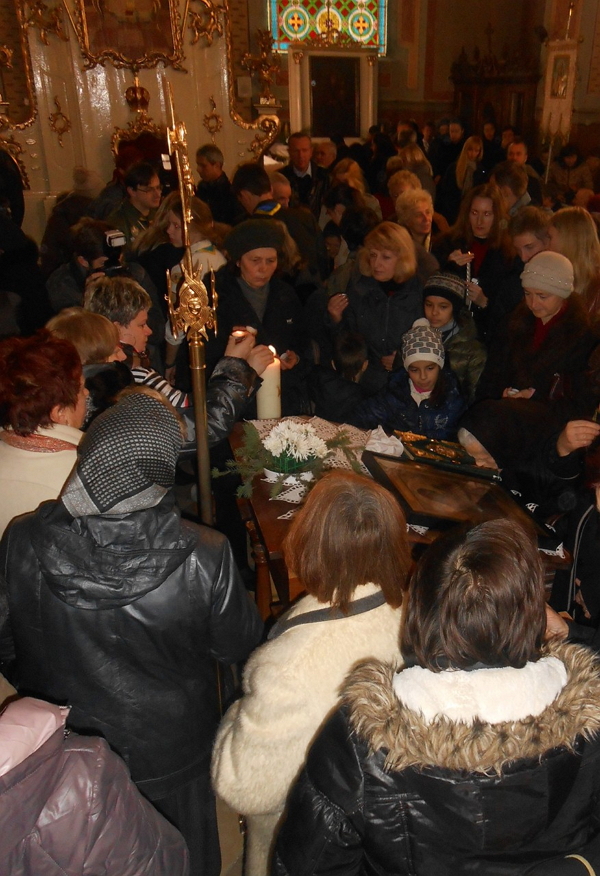 Вифлеємський Вогонь Миру уже на Закарпатті (ФОТО) Вифлеємський Вогонь Миру уже на Закарпатті (ФОТО)