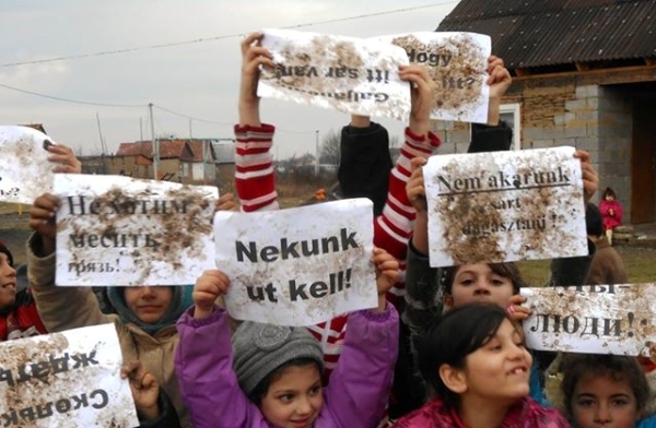 У Чопі діти ромів протестували проти свавілля влади (ВІДЕО)