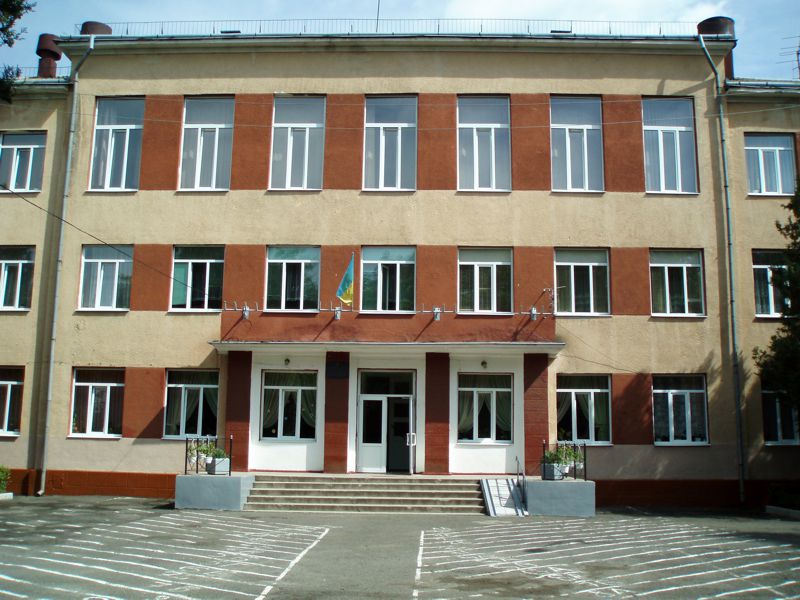 В Ужгородській ЗОШ №6 ліквідовують прорив у тепломережі В Ужгородській ЗОШ №6 ліквідовують прорив у тепломережі
