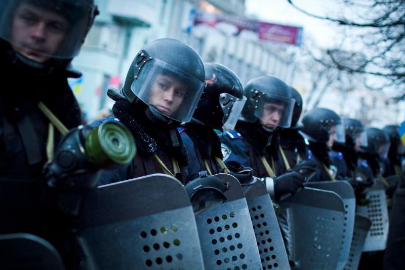 Матері правоохоронців їдуть у Київ, щоб попросити синів перестати виконувати злочинні накази влади Матері правоохоронців їдуть у Київ, щоб попросити синів перестати виконувати злочинні накази влади