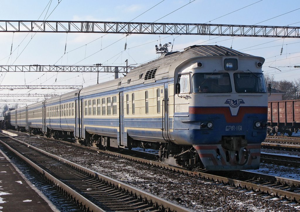 На Тячівщині п’яний чоловік потрапив під потяг, коли намагався перейти через залізничний переїзд На Тячівщині п’яний чоловік потрапив під потяг, коли намагався перейти через залізничний переїзд