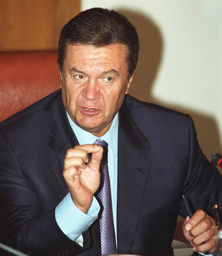 Придушуючи бунт у фракції "Партії регіонів" Віктор Янукович обіцяв незгодних однопартійців пересаджати по тюрмах