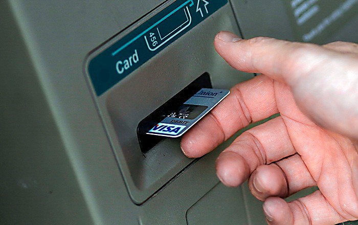 Понад 9 тисяч гривень шахрай зумів вкрасти із банківської картки жительки Іршавщини Понад 9 тисяч гривень шахрай зумів вкрасти із банківської картки жительки Іршавщини