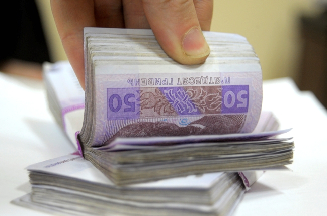 Берегівського посадовця спіймали на хабарі Берегівського посадовця спіймали на хабарі