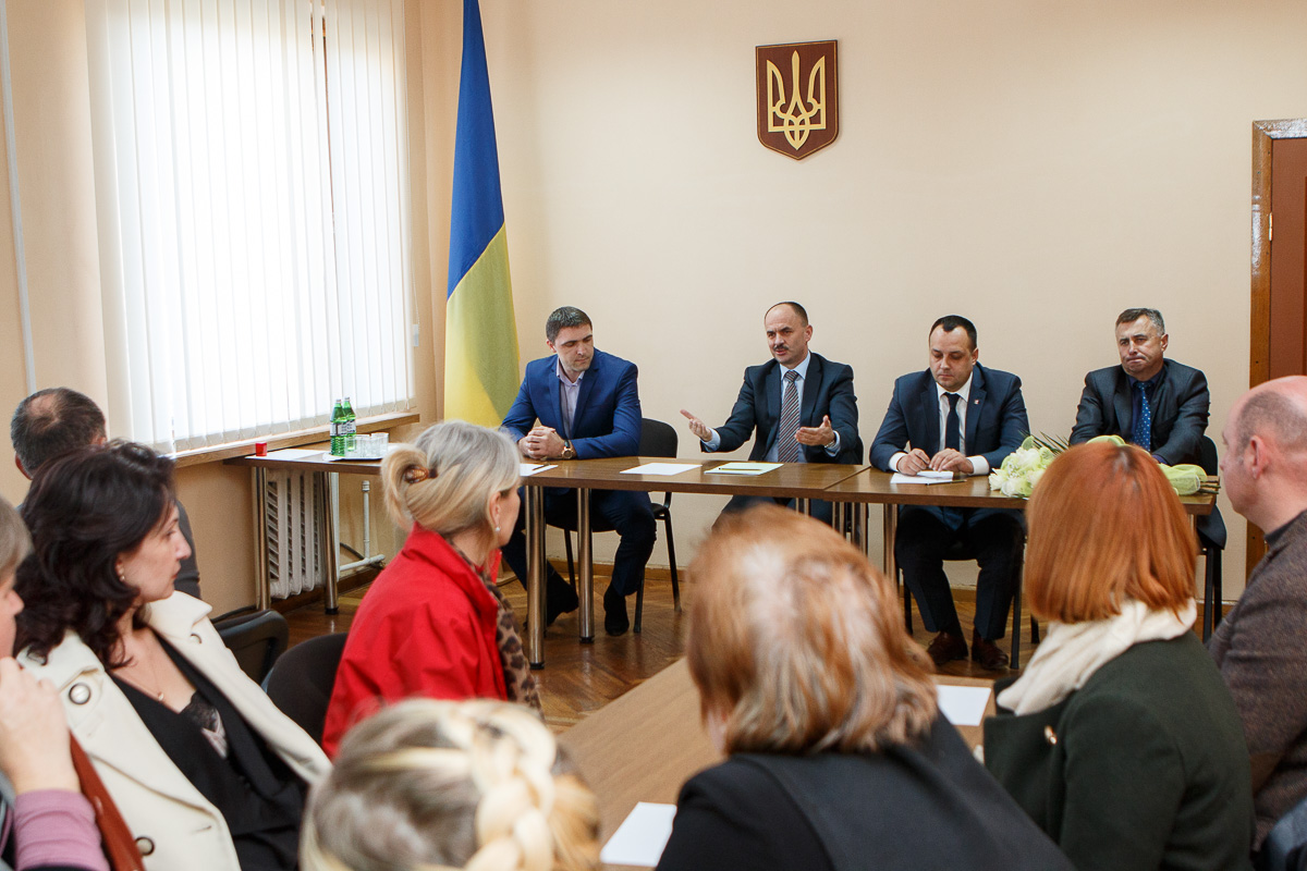 Михайла Кіндрата офіційно представили у якості керівника Великоберезнянського району Михайла Кіндрата офіційно представили у якості керівника Великоберезнянського району