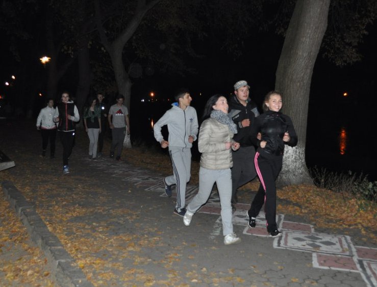 В Ужгороді провели "Night RUN" та анонсували забіг миколайчиків В Ужгороді провели "Night RUN" та анонсували забіг миколайчиків