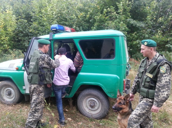 Прикордонники Мукачівського загону затримали двох нелегалів із Афганістану Прикордонники Мукачівського загону затримали двох нелегалів із Афганістану