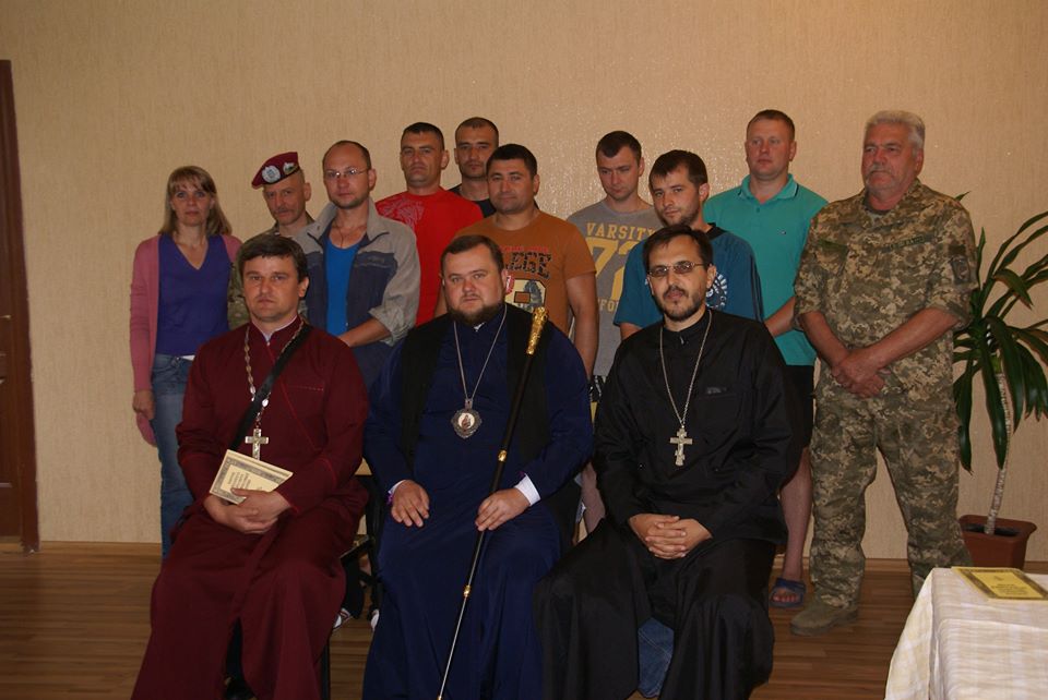 Владика Варсонофій разом з духовенством УПЦ КП провідали бійців АТО Владика Варсонофій разом з духовенством УПЦ КП провідали бійців АТО