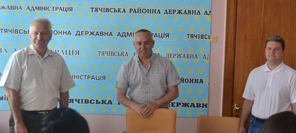 Очільник Тячівщини Василь Йовдій привітав держслужбовців з професійним святом Очільник Тячівщини Василь Йовдій привітав держслужбовців з професійним святом