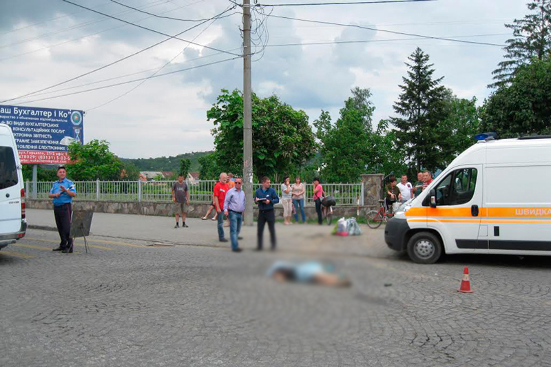 Загинула не жінка, а 12-річна дівчинка: деталі шокуючої ДТП у Мукачеві Загинула не жінка, а 12-річна дівчинка: деталі шокуючої ДТП у Мукачеві