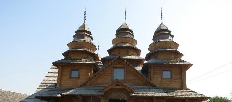 У Ракошині освятили новий греко-католицький храм У Ракошині освятили новий греко-католицький храм